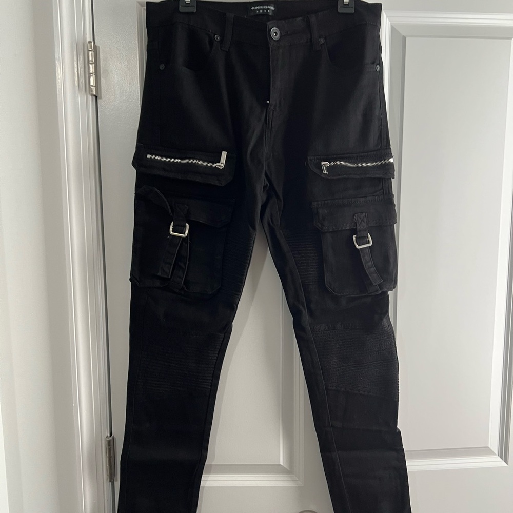 Men's Black Cargo Jeans with Utility Pockets